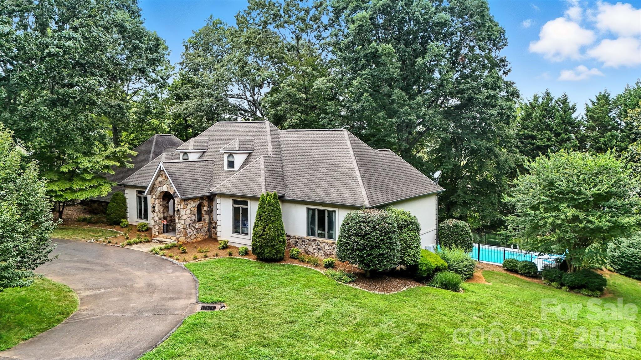 5042 Ridgeland Drive Hickory NC 28602