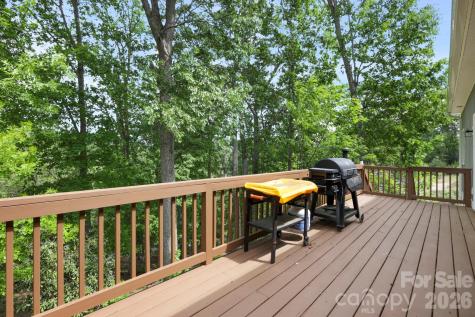 127 Cairens Ridge Drive Mills River NC 28759
