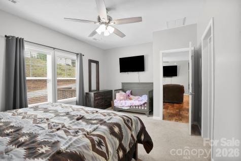 127 Cairens Ridge Drive Mills River NC 28759