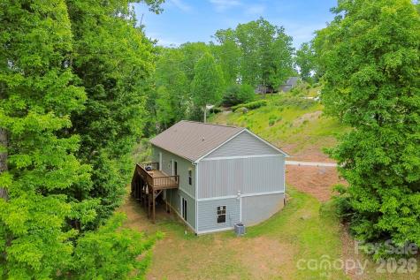 127 Cairens Ridge Drive Mills River NC 28759
