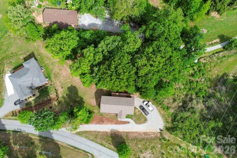 127 Cairens Ridge Drive Mills River NC 28759