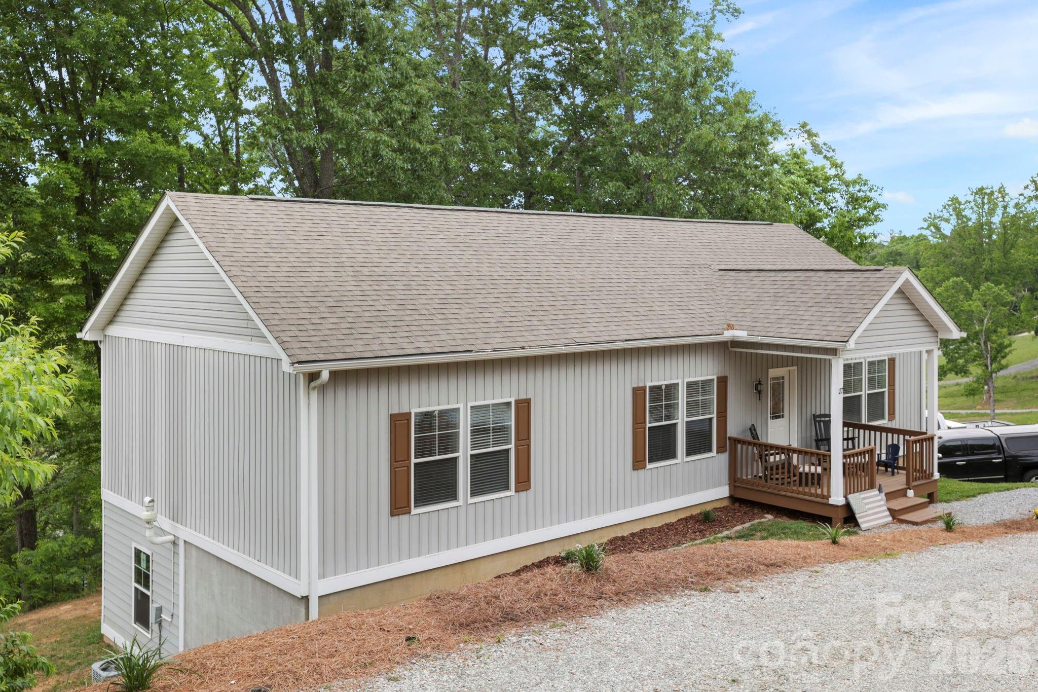 127 Cairens Ridge Drive Mills River NC 28759