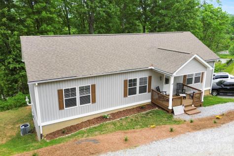 127 Cairens Ridge Drive Mills River NC 28759
