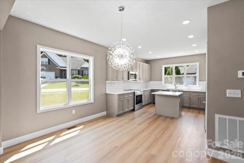 1033 12th Avenue Drive NW Hickory NC 28601