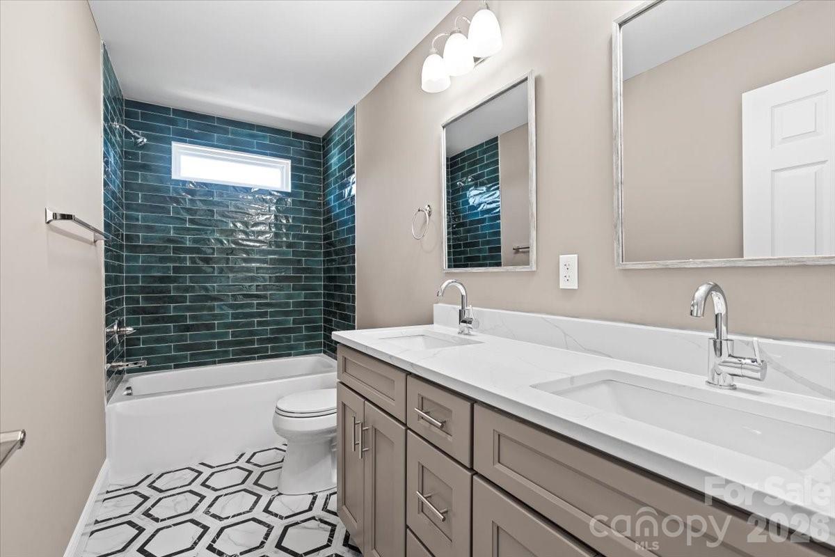 1033 12th Avenue Drive NW Hickory NC 28601