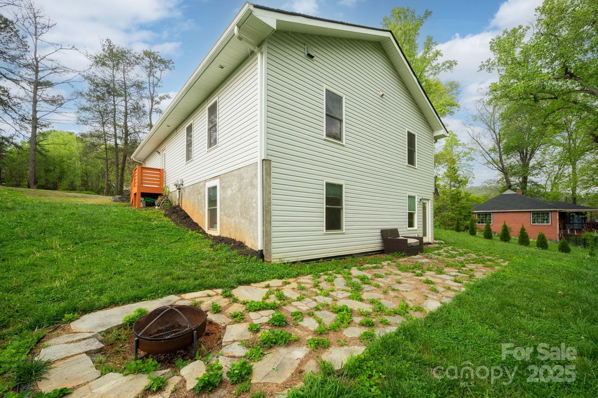 211 Sidewinder Lane Asheville NC 28806