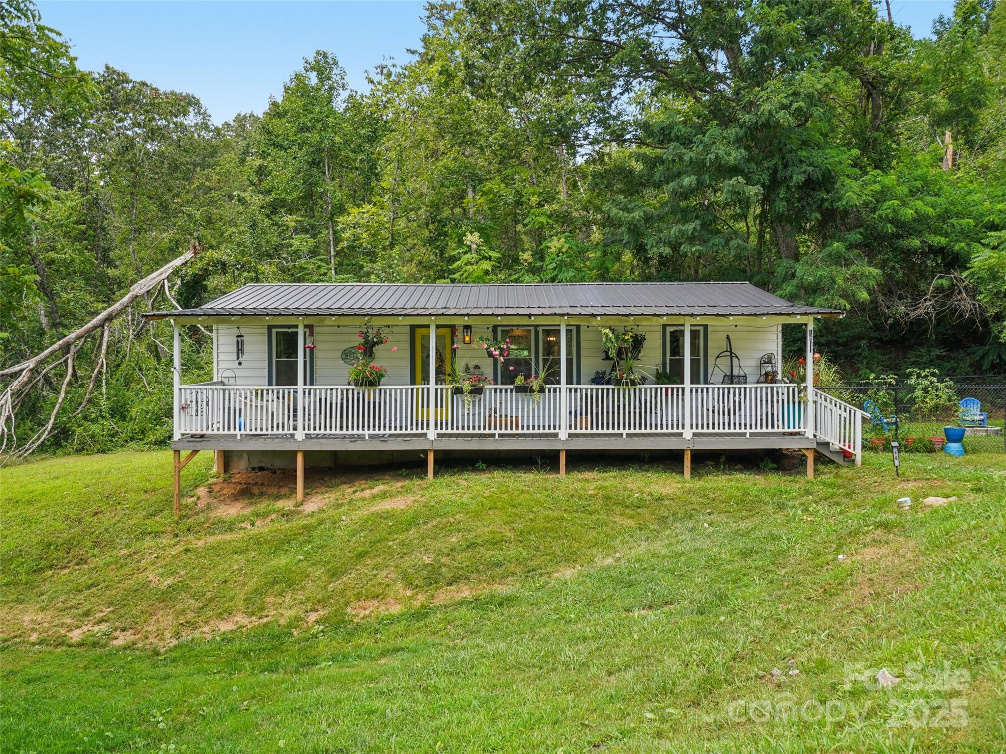 16 Collins Mountain Drive Asheville NC 28804