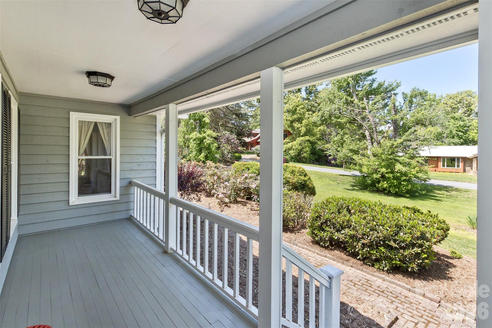 10 Applecross Road Weaverville NC 28787