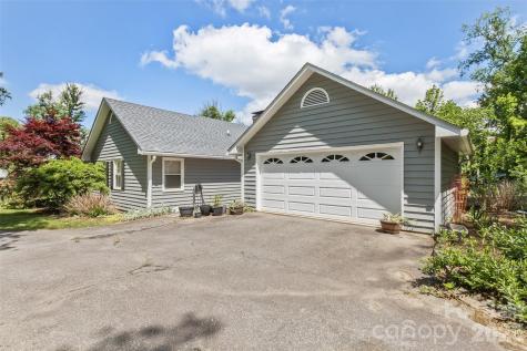 10 Applecross Road Weaverville NC 28787