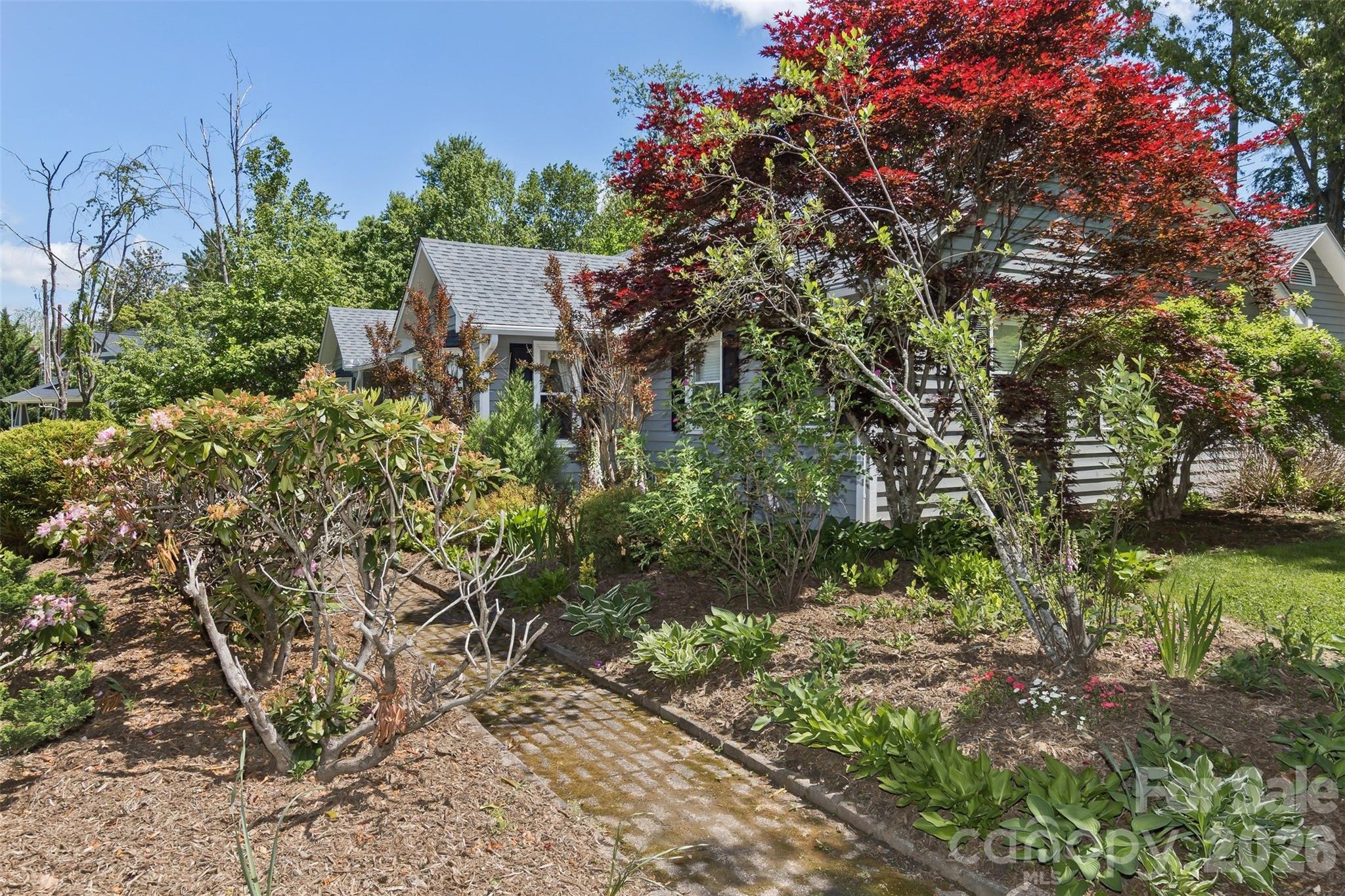 10 Applecross Road Weaverville NC 28787