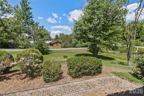 10 Applecross Road Weaverville NC 28787