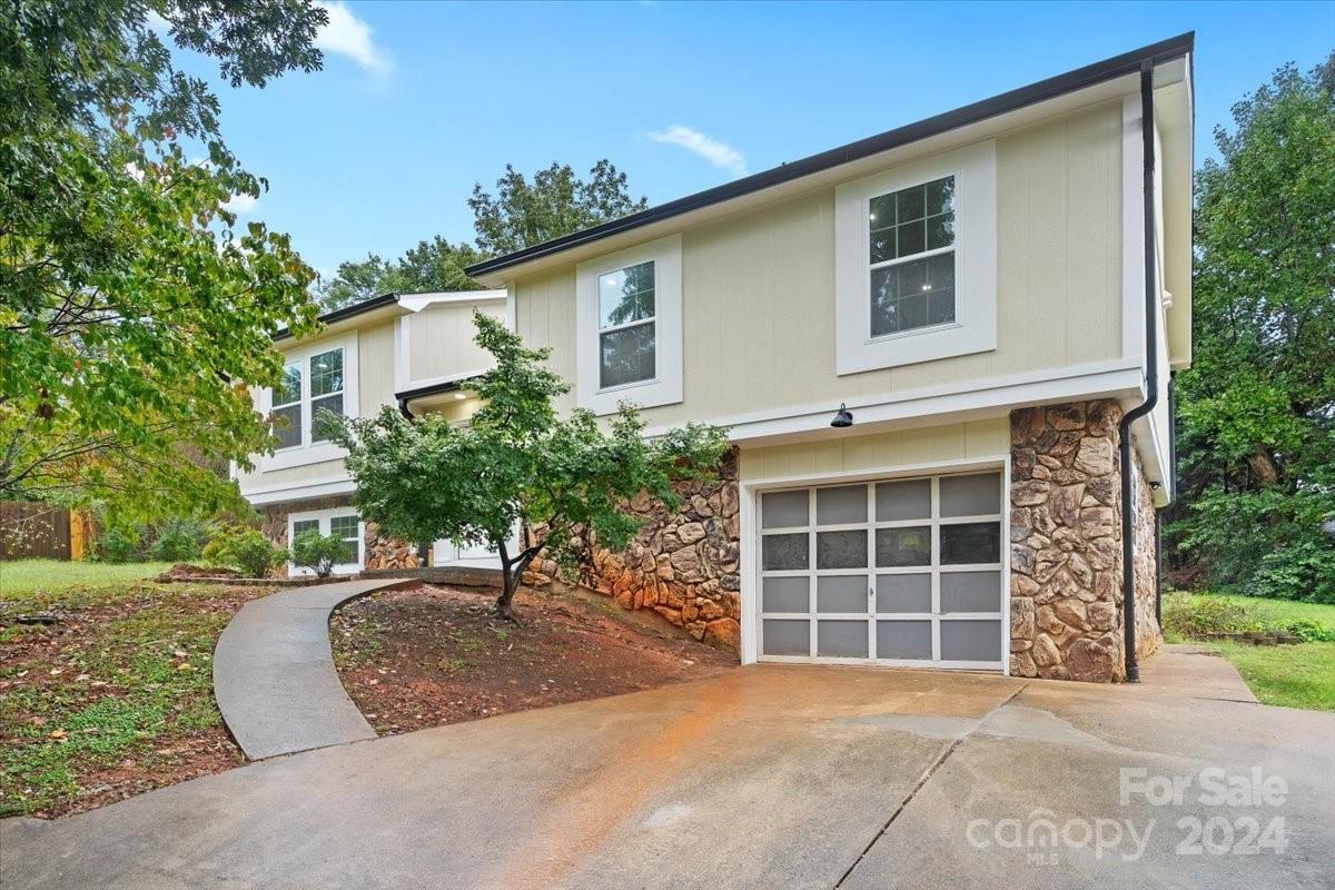 1050 Tangle Drive Hickory NC 28602