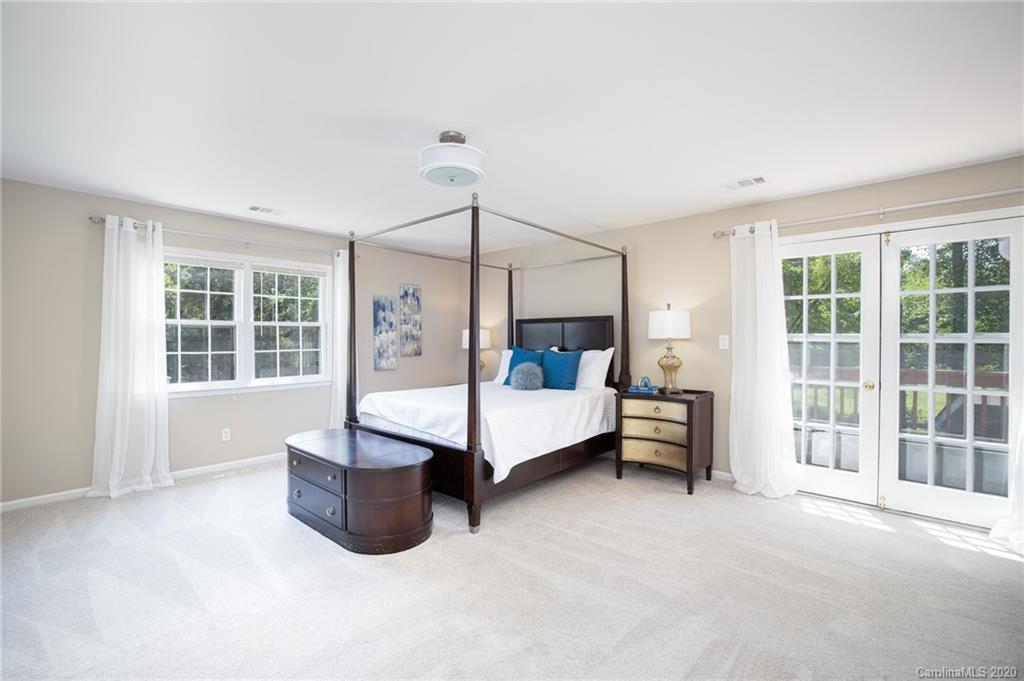 10321 Whitethorn Drive Charlotte NC 28277