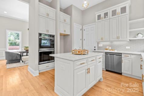 4015 Randolph Road Charlotte NC 28211