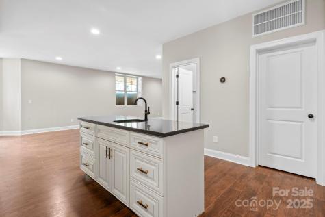 4015 Randolph Road Charlotte NC 28211