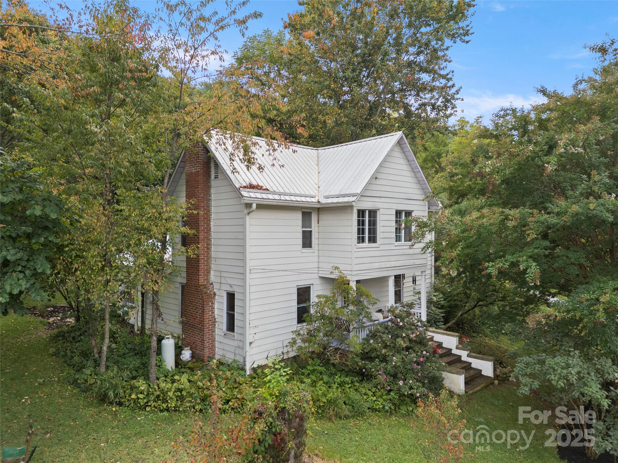 27 Barkn Cove Canton NC 28716