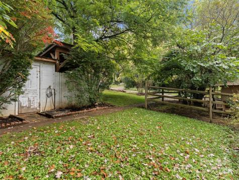 27 Barkn Cove Canton NC 28716