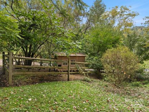 27 Barkn Cove Canton NC 28716