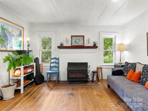 27 Barkn Cove Canton NC 28716