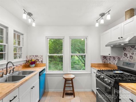 27 Barkn Cove Canton NC 28716