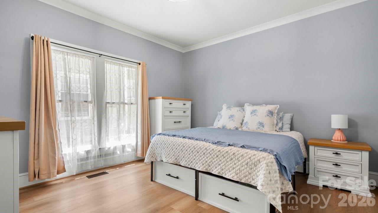 413 W 5th Avenue Gastonia NC 28052