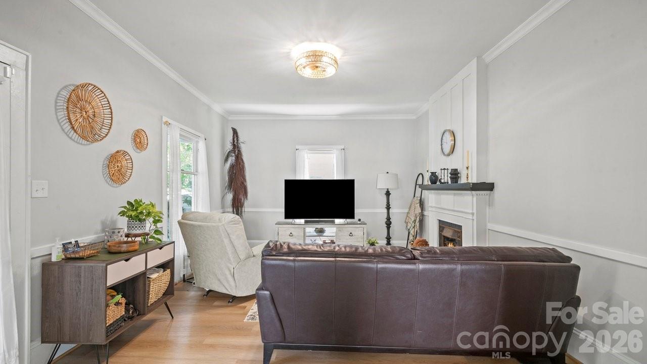 413 W 5th Avenue Gastonia NC 28052