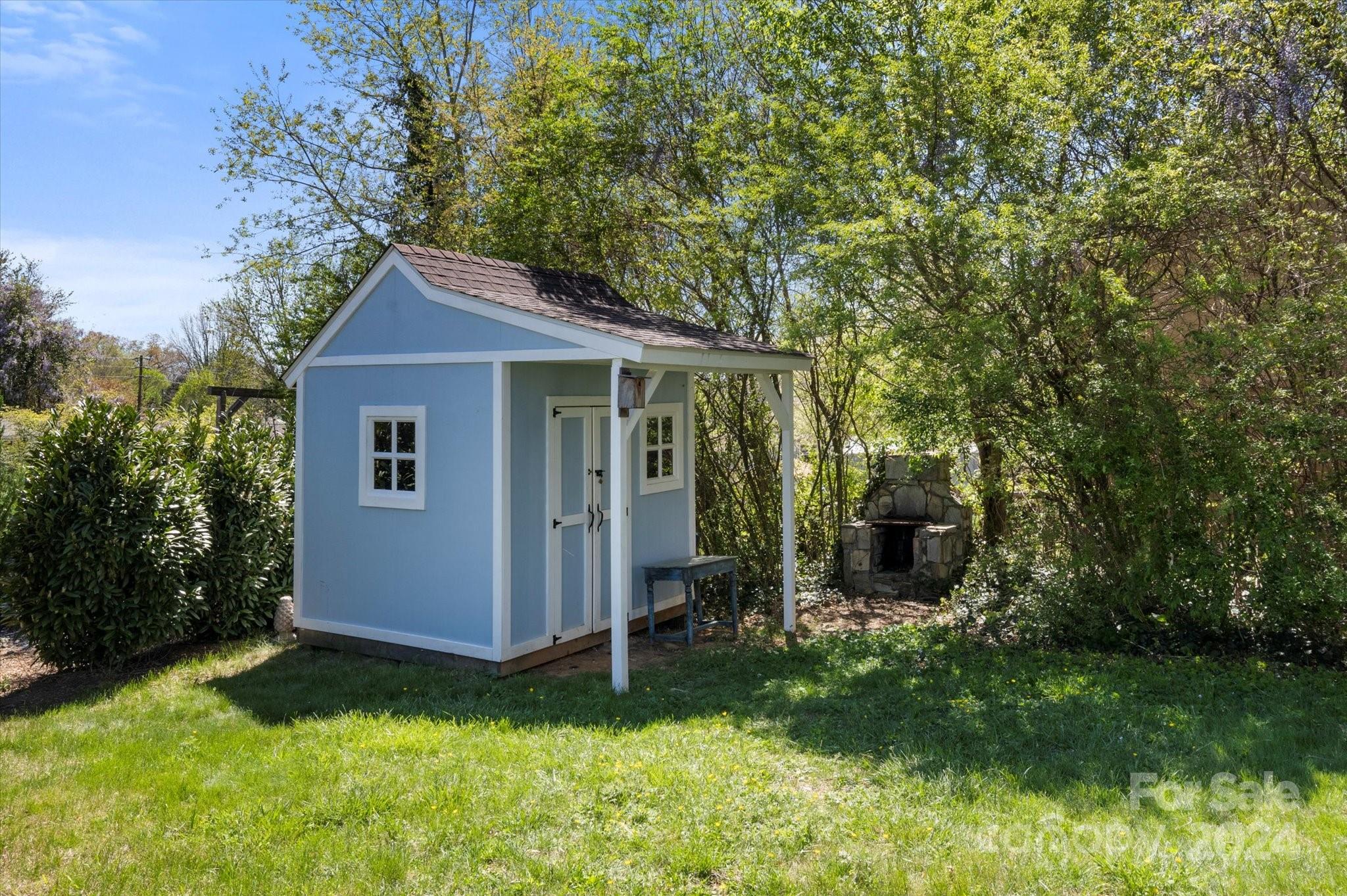 222 Governors View Road Asheville NC 28805
