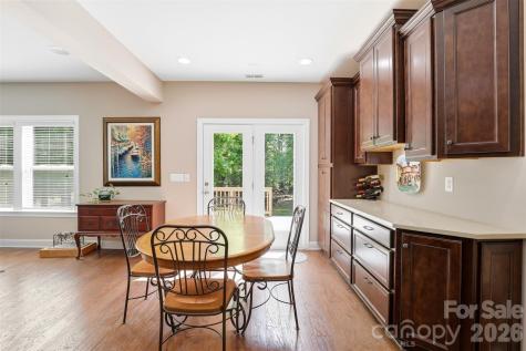 2020 Madeira Circle Waxhaw NC 28173