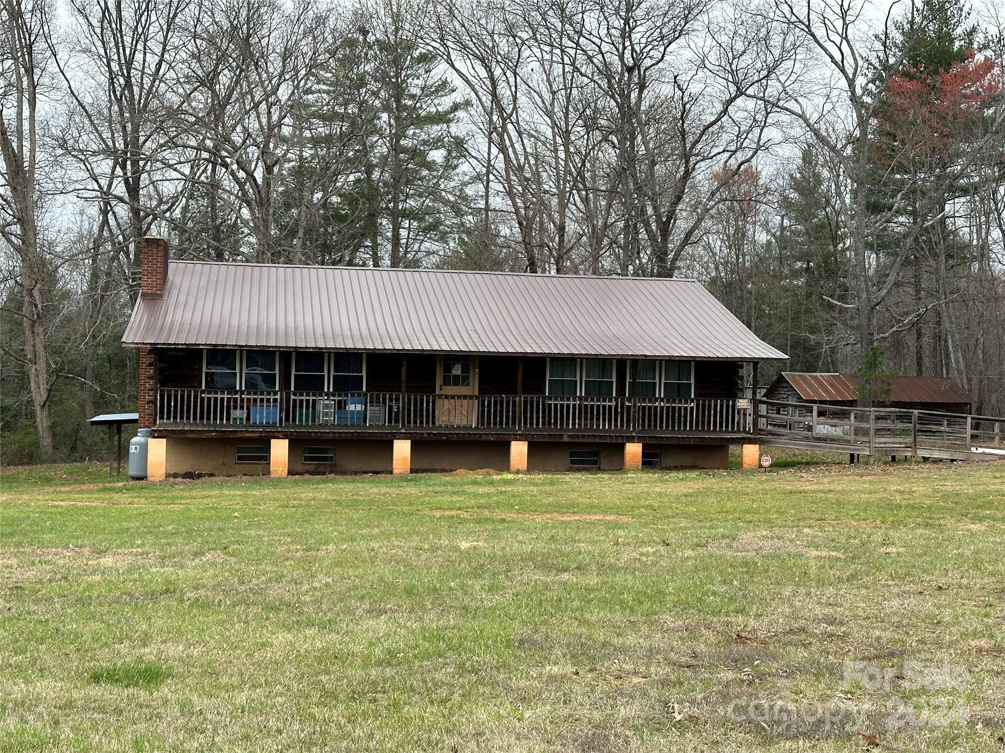 494 B And S Lane Hickory NC 28601