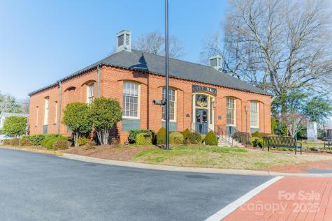 525 Winding Way Belmont NC 28012