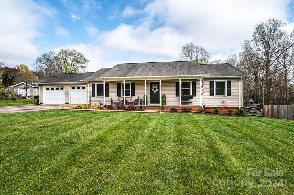 1328 Hidden Creek Circle Hickory NC 28602