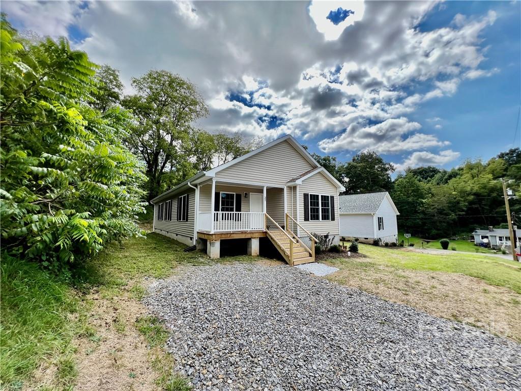 32 Lewis Street Canton NC 28716