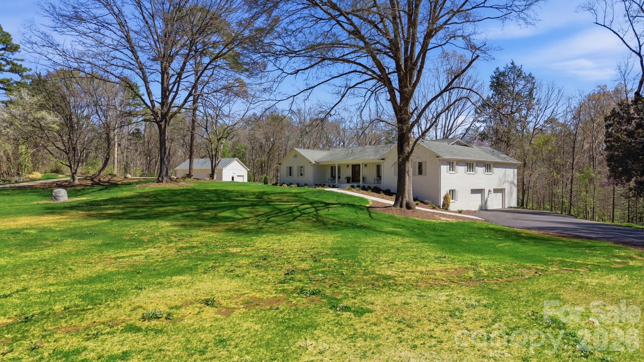 913 Kelly Road Mount Holly NC 28120