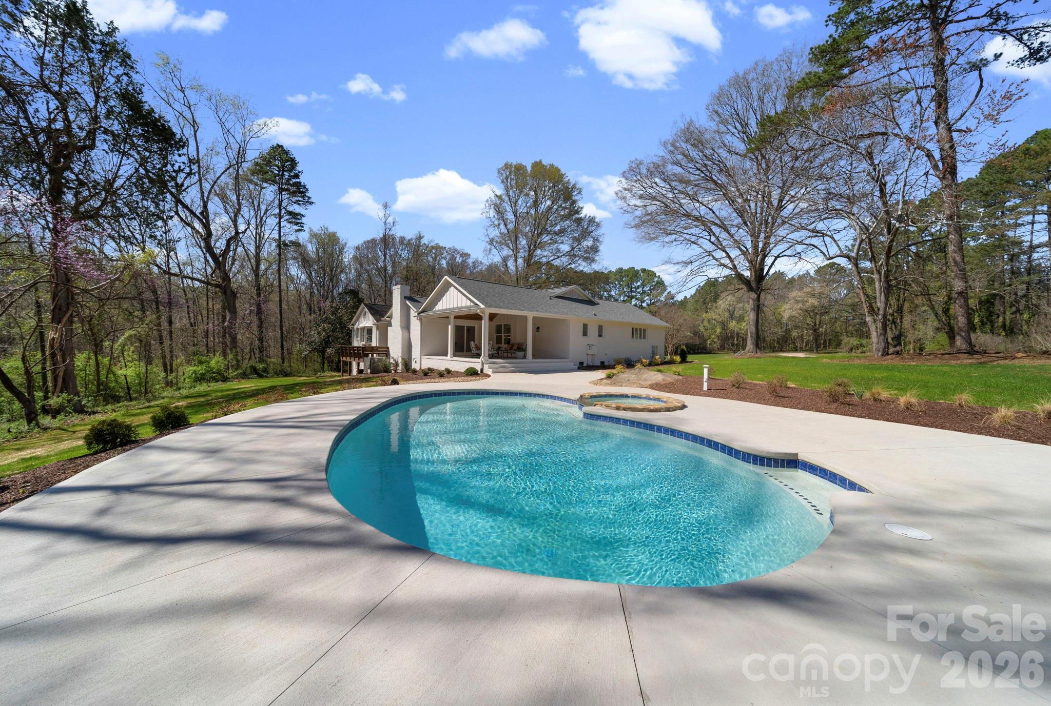 913 Kelly Road Mount Holly NC 28120