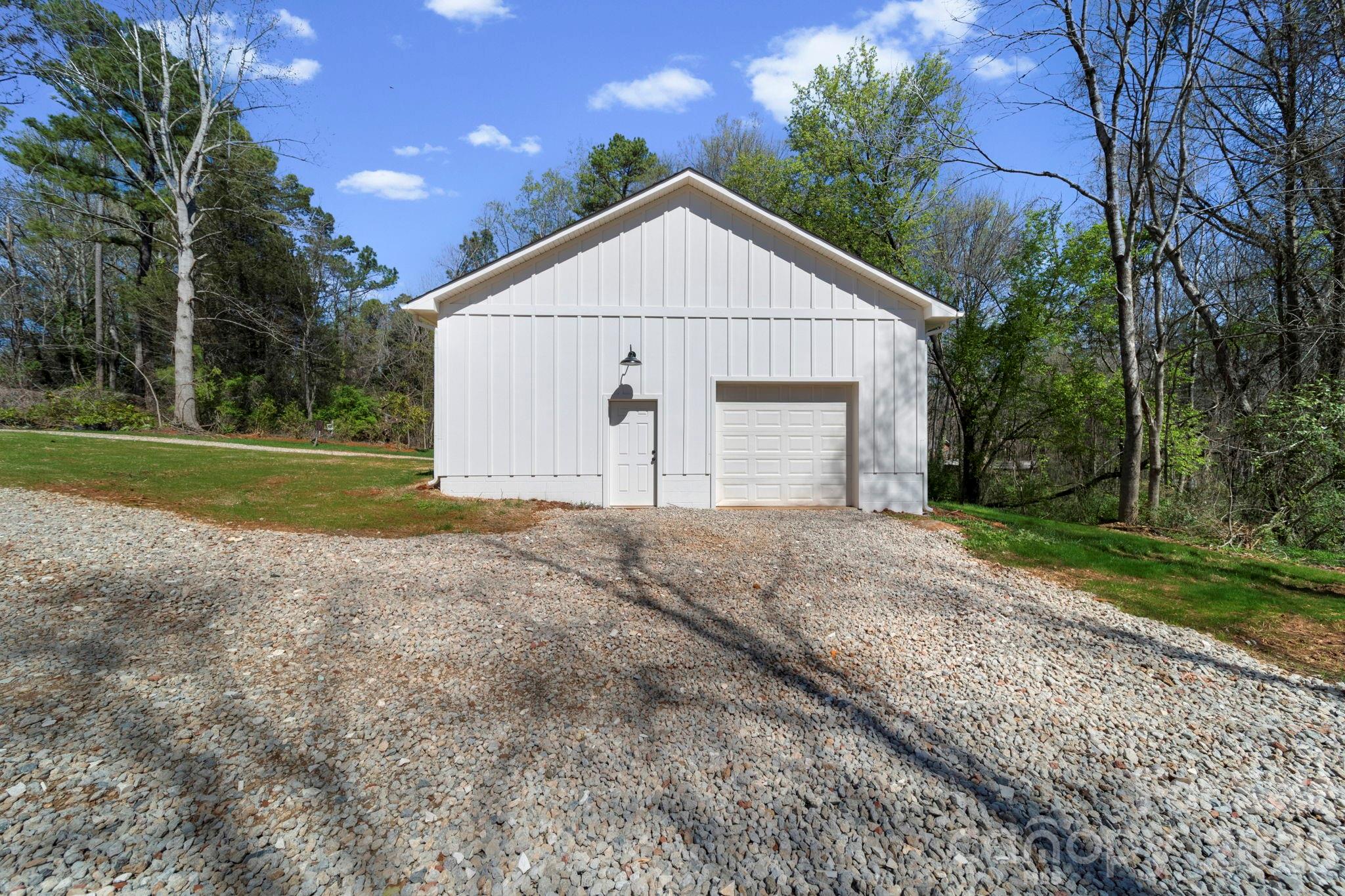 913 Kelly Road Mount Holly NC 28120