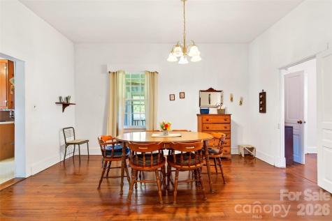 35 Second Street Marion NC 28752