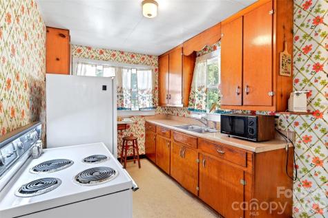 35 Second Street Marion NC 28752