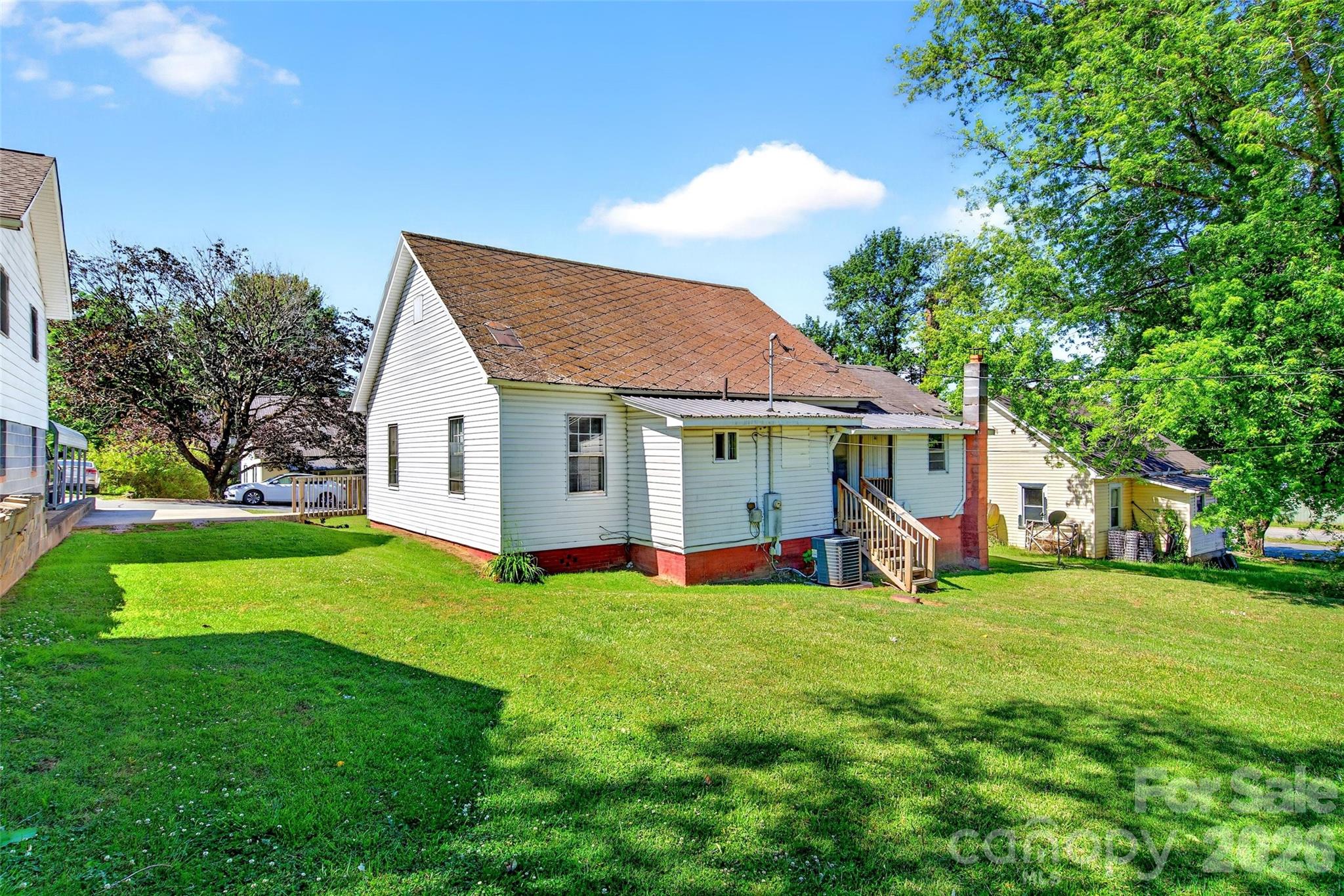35 Second Street Marion NC 28752