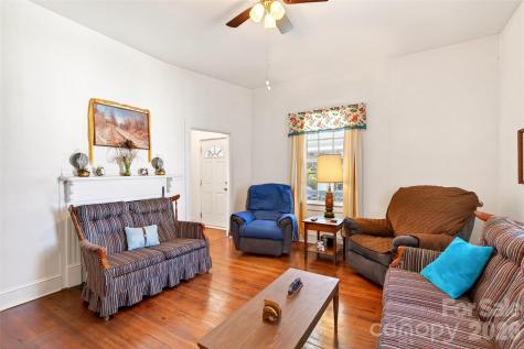 35 Second Street Marion NC 28752