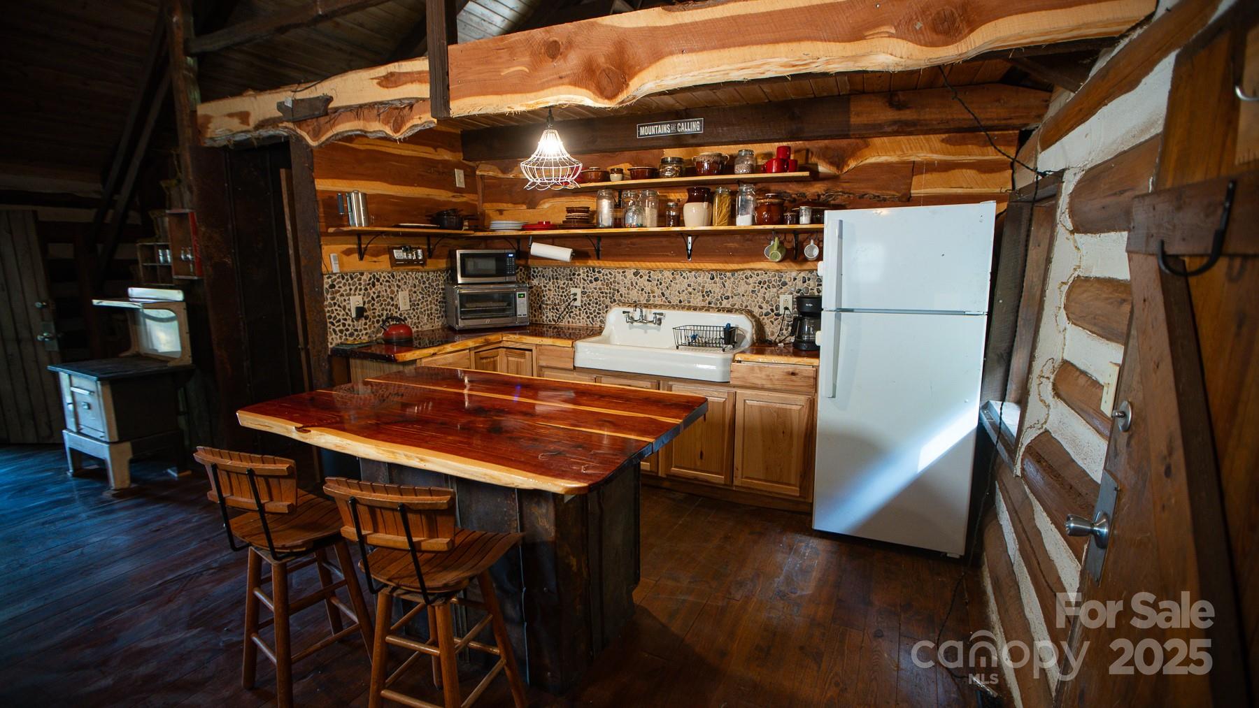 4189 Bristol Place Collettsville NC 28611