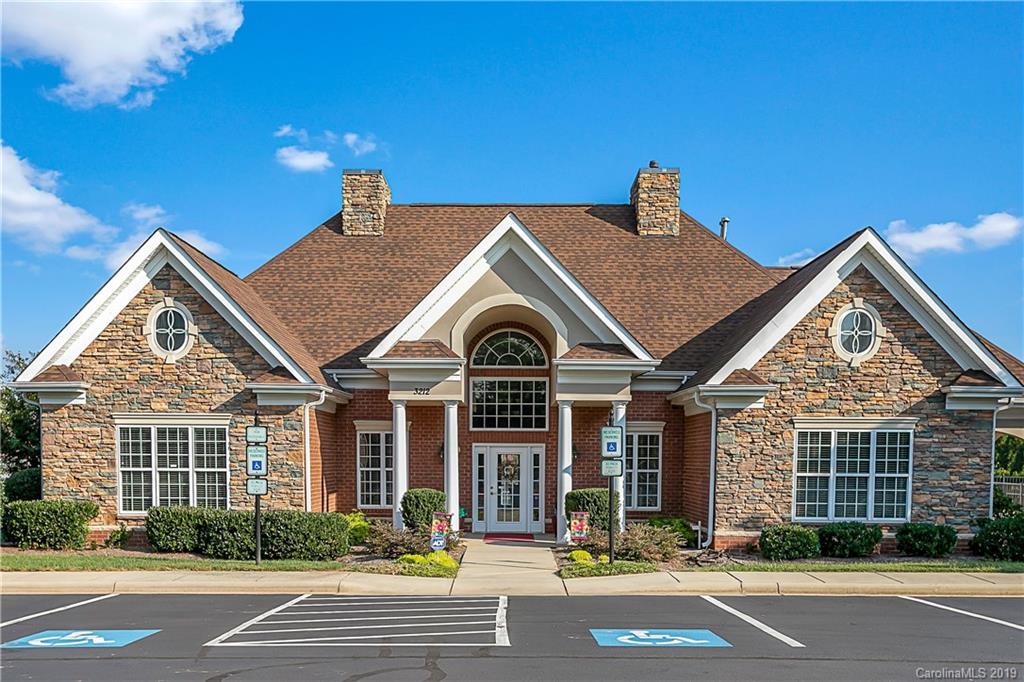 2212 N Castle Court Matthews NC 28105