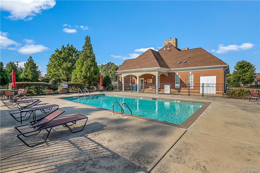 2212 N Castle Court Matthews NC 28105