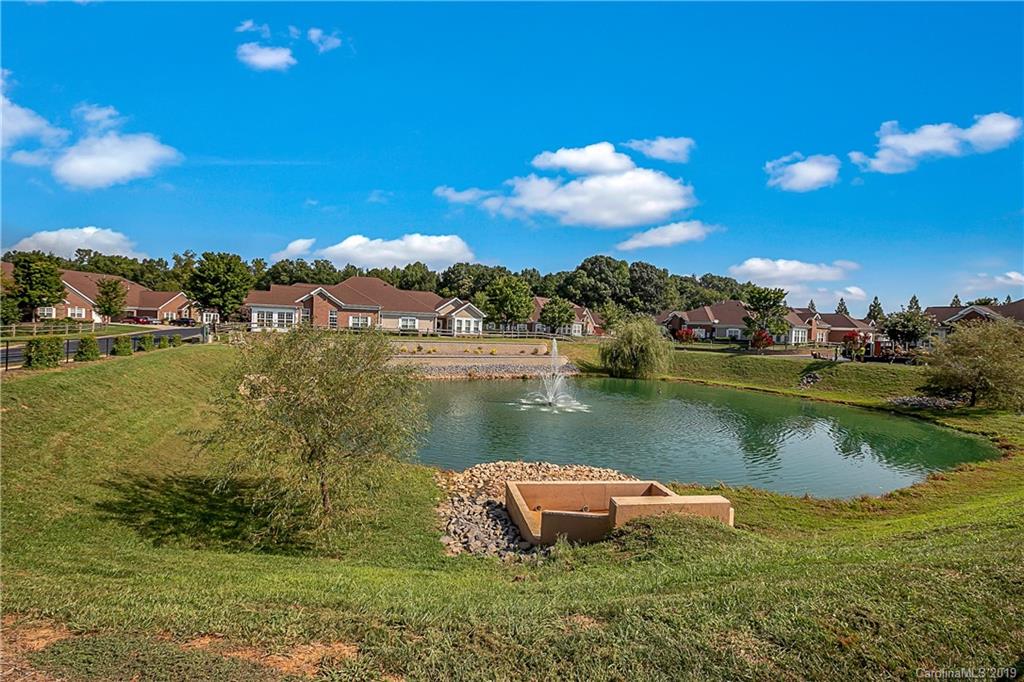 2212 N Castle Court Matthews NC 28105