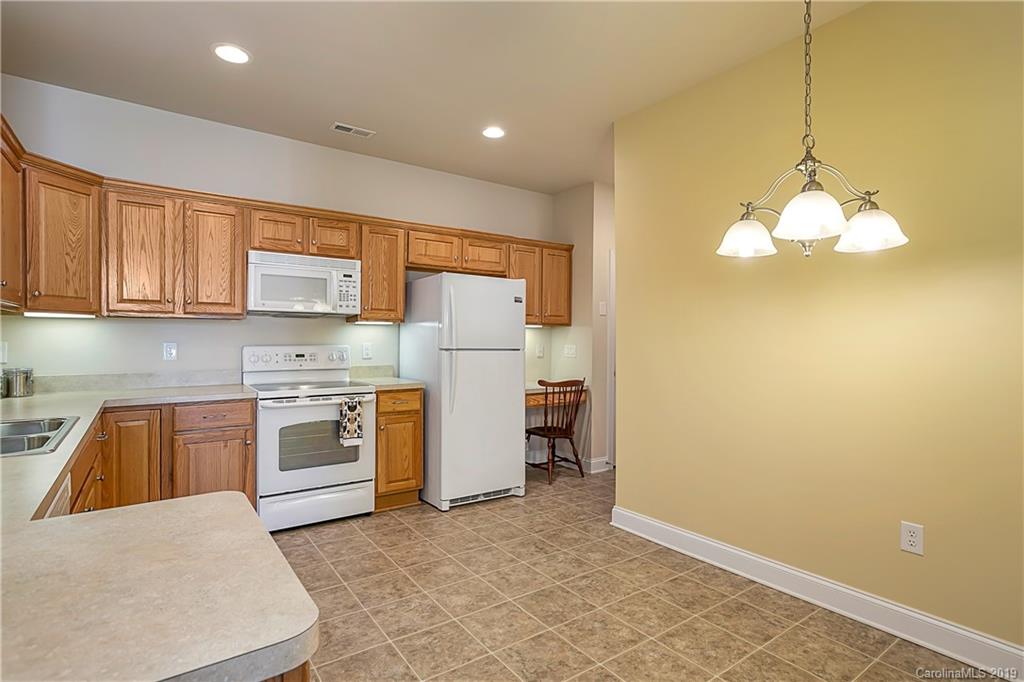 2212 N Castle Court Matthews NC 28105