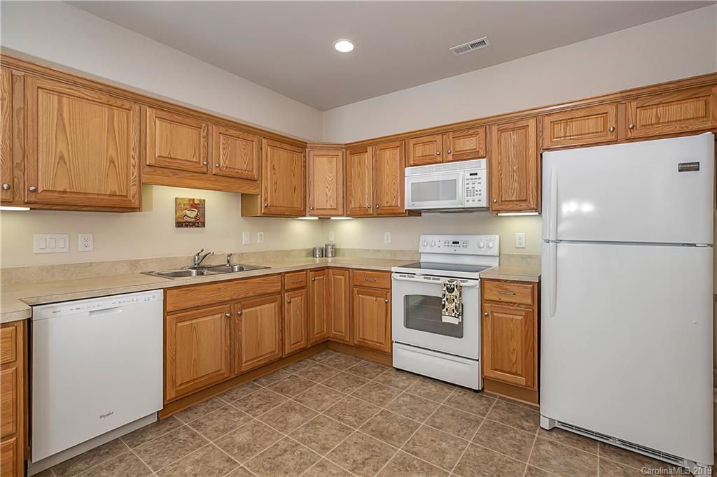 2212 N Castle Court Matthews NC 28105