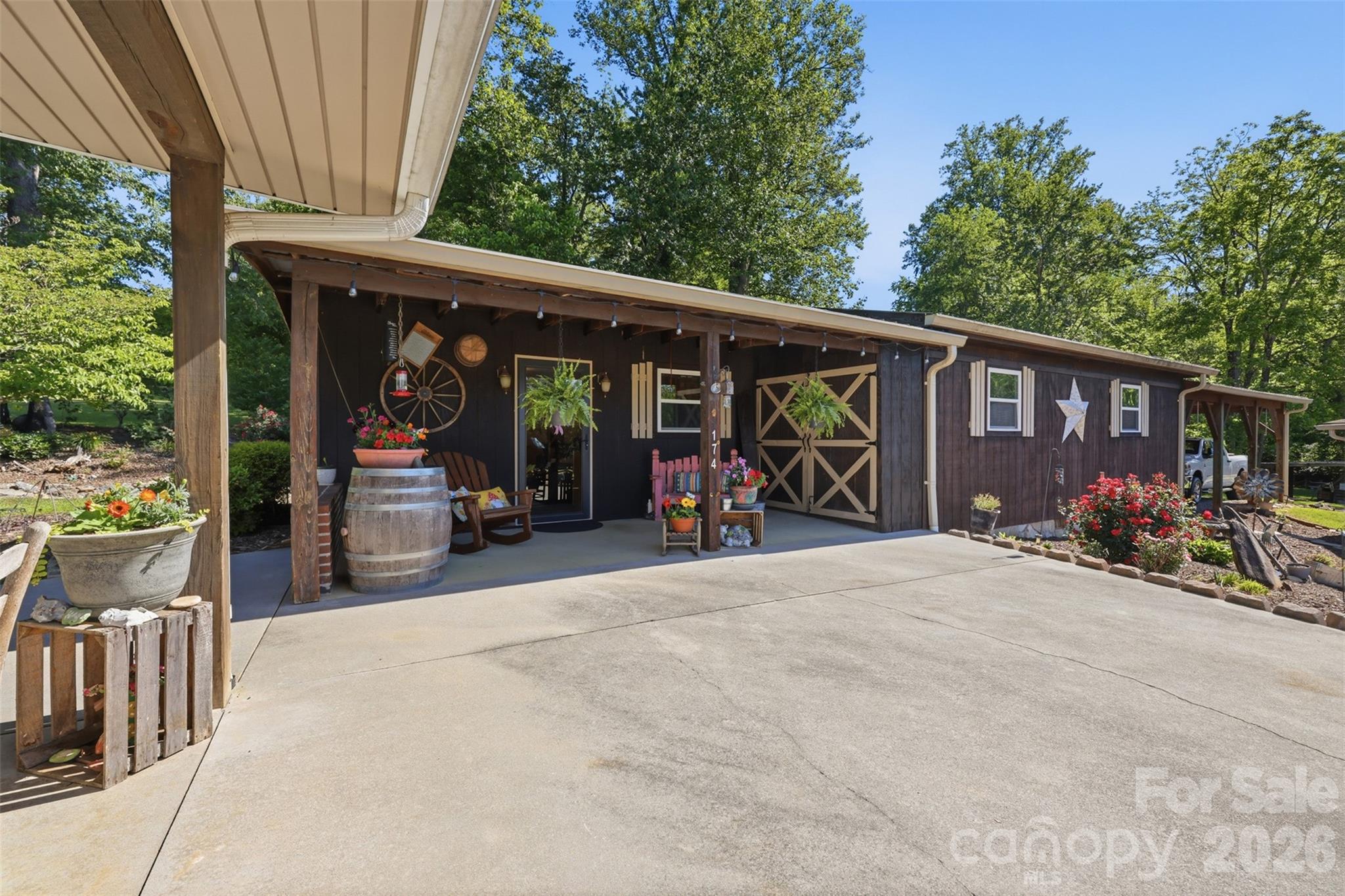 176 + 174 Oak Hollow Road Union Grove NC 28689