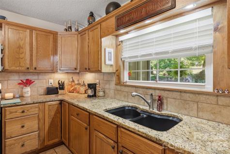 176 + 174 Oak Hollow Road Union Grove NC 28689