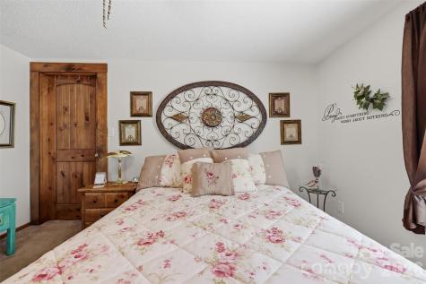 176 + 174 Oak Hollow Road Union Grove NC 28689