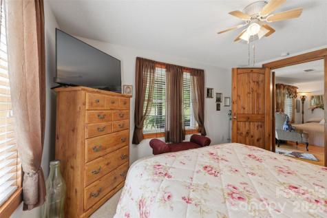 176 + 174 Oak Hollow Road Union Grove NC 28689