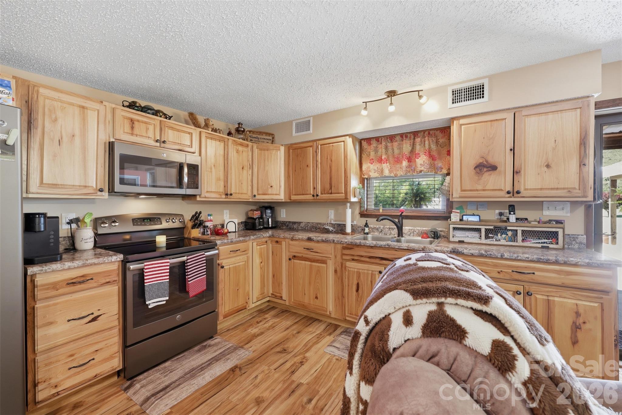 176 + 174 Oak Hollow Road Union Grove NC 28689